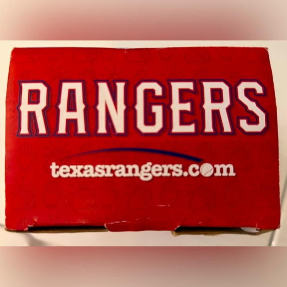 MLB Texas Rangers Elvis Andrus “High Five”Bobblehead - Picture 5 of 5